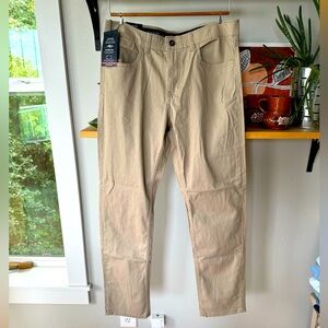 CHAPS Comfort Stretch Light Tan Straight Leg Khakis Dress Pants Sz 32 x 32 NWT